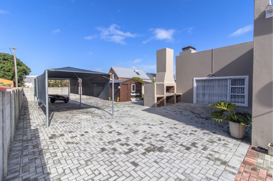 3 Bedroom Property for Sale in Franskraal Western Cape